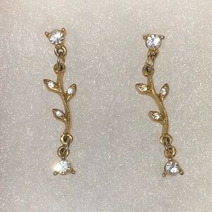 1928 Brand Elegant Gold Leaf Earrings.
